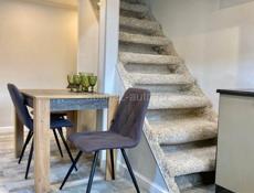 Продаётся двухуровневая квартира в центре г.Сухуи море через дорогу