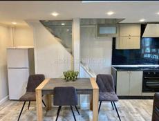 Продаётся двухуровневая квартира в центре г.Сухуи море через дорогу