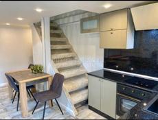 Продаётся двухуровневая квартира в центре г.Сухуи море через дорогу