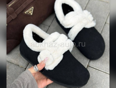 В наличии обувь