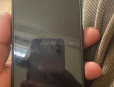 Экран треснуты ну на роботу не влияет передние камера не работает 