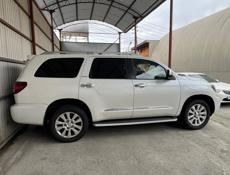Toyota Sequoia