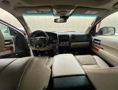 Toyota Sequoia