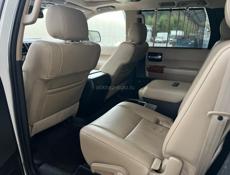 Toyota Sequoia
