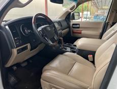 Toyota Sequoia