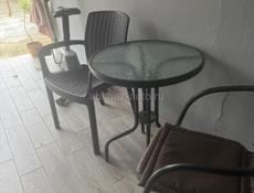Стол и стулья для балкона 