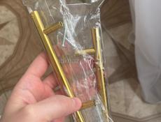 Продаю металлические (золотые) мебельные ручки 