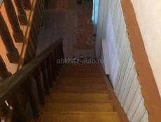 Продается жилой 2 х этажный дом, 200 м от моря, в Сухуме, недалеко от рынка