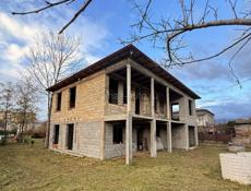 Продаю Земельный участок с домами