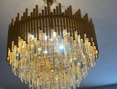 Люстра новая (весит надо снять)