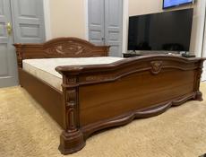 Большая кровать с матрасом 