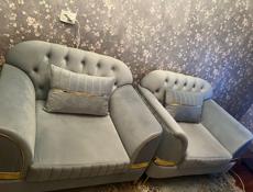 Продам новый диван с креслами 