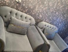 Продам новый диван с креслами 
