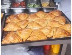 Шашлычник , шаурмист ,самса .