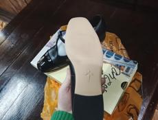 Продаю обувь срочно 