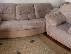 Продаётся раскладной диван и 1 кресло обращаться по номеру +79409564220 ватсап  