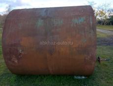 Продаю бак одна маленькая как палец дырка