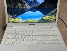 Ноутбук Asus, 17 тысяч. Торг уместен 