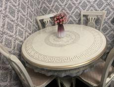 Стол со стульями 