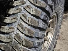 резина на продажу 4шт 37/12.5/17  трепадор 8060. Середина резанная