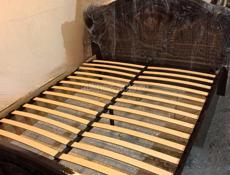 кровать с матрасом 