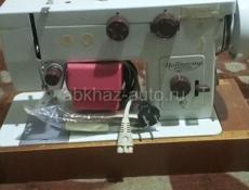 Продам машинку швейную