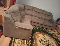 Продам срочно диван в идеальном состоянии покупалась за 100 т