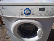 Стиральная машина LG.