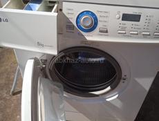Стиральная машина LG.