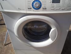 Стиральная машина LG.