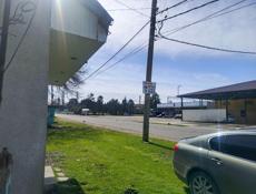 Продаётся земля , с магазином 