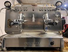 Кофемашина рожковая бу профессиональная Faema