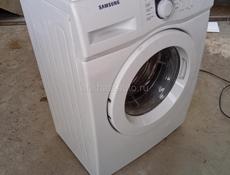 Стиральная машинка Самсун 5 кг. В хорошим состояние
