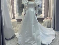 Продается свадебное платье в идеальном состоянии после химчистки размер s xs сзади на шнуровке , подойдет и на размер больше 