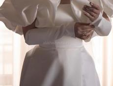 Продается свадебное платье в идеальном состоянии после химчистки размер s xs сзади на шнуровке , подойдет и на размер больше 