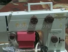 Продам швейную машину