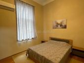 Сдается 2-х комнатная кварти в центре города сухум по ул Аидгылара 28