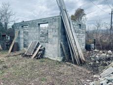 Продается участок 10 соток Город Гудаута район бомбора Документы в порядке Очень срочно!! Цена 750 т Звонить писать на ватсап