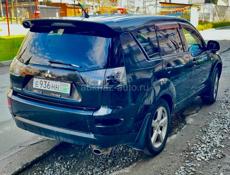 Mitsubishi Outlander XL