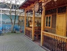 Требуется повар-мамалыжник в национальную кухню .