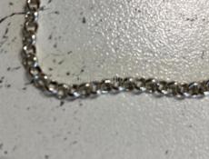 Серебрянные сережки и цепь