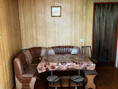 Продается дом в центре города с участком