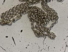 Продам серебрянные изделия 925 пробы. Цепь 2.500 руб. Серьги и кольцо старое не меньше 60 лет назад покупалось . 