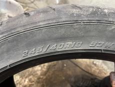 R18 245/40