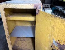 Продаю сейф