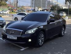 Infiniti Q30