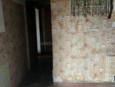 Кв двух комнатная плюс лоджа, плюс балкон, третий этаж пяти этажного дома район карьер