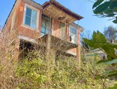 ДОМ НА УЧАСТКЕ 5 СОТОК В СУХУМЕ