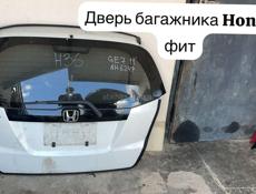 Дверь багажника Honda Fit  капоты, бампера, фары, радиаторы, амортизаторы, зеркала, стопы, лобовое стекло и тд