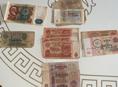 Продаются монеты и бумажные деньги , фото прилагаются 